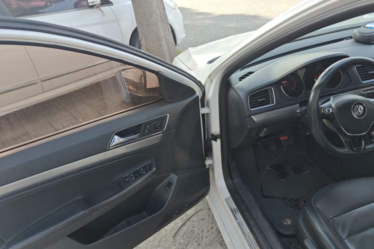 Used Volkswagen Lavida 2017 1.6L Manual Comfort Edition