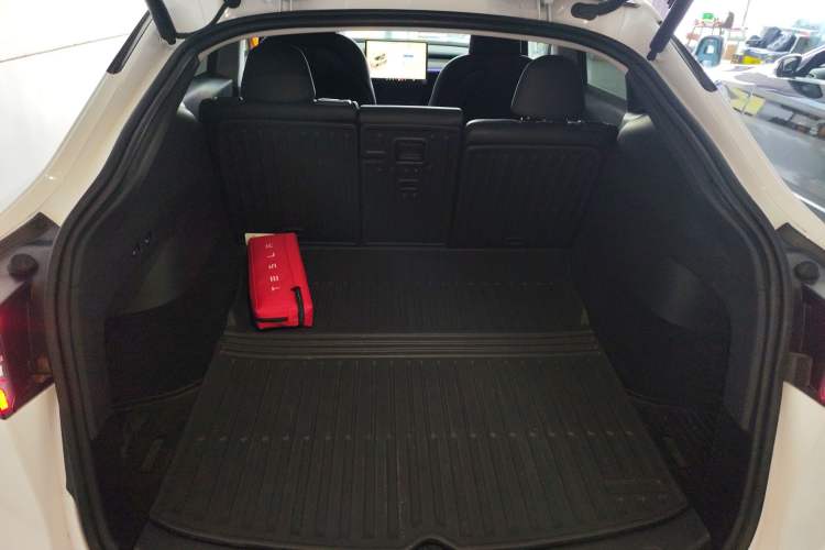 Used Tesla Model Y 2023 Rear-Wheel-Drive Version
