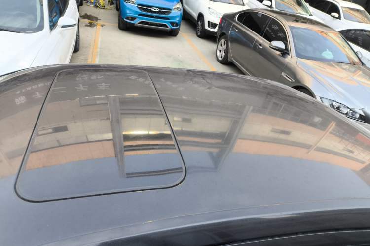 Used Volkswagen Lavida 2013 Restyled Classic 1.6L Manual Comfort Edition