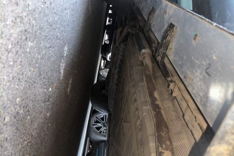 Used  G318 2024 Four-Wheel-Drive Air Suspension Model