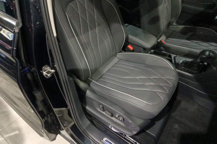 Used Volkswagen Tiguan L New Energy 2023 430 PHEV Plug-in Hybrid Prestige Edition
