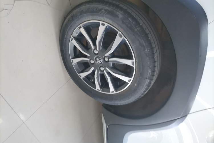 Used Toyota YARiS L 2021 X-Trail 1.5L CVT Luxury Edition
