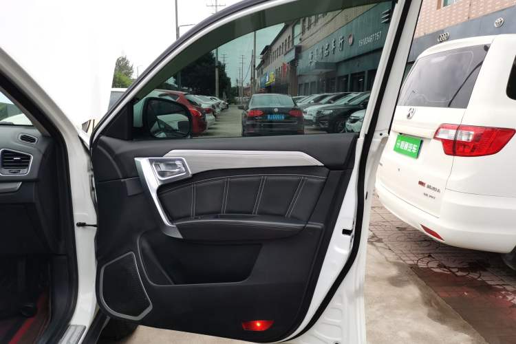 Used Geely Auto Vision X6 2016 1.8L Manual Luxury Edition
