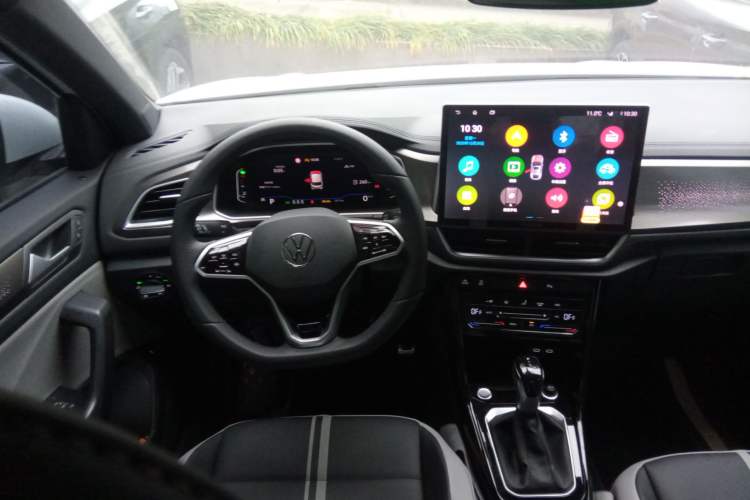 Used Volkswagen T-ROC 2025 300TSI DSG Two-Wheel Drive Chen Guang Edition
