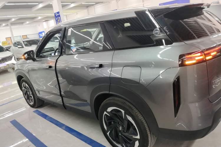 Used Chery Tiggo 7 C-DM 2025 1.5T 120KM Luxury Trim
