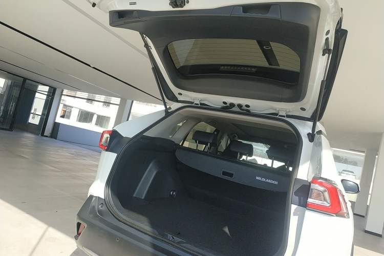 Used Toyota Wildlander 2023 Dual-Motor 2.5L E-CVT Two-Wheel Drive Luxury PLUS Edition