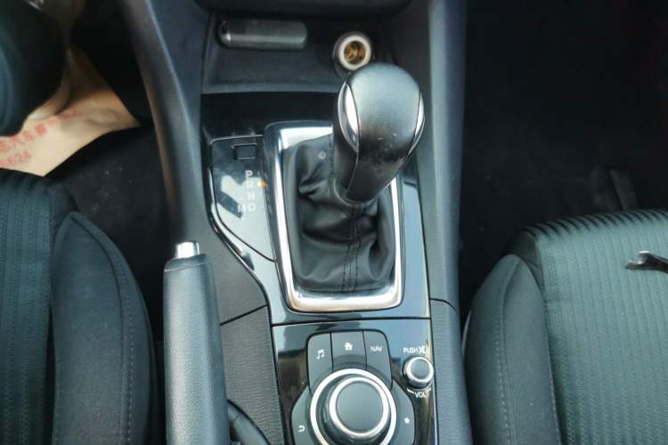 Used Mazda Mazda 3 Axela 2014 Sedan 1.5L Automatic Luxury Model