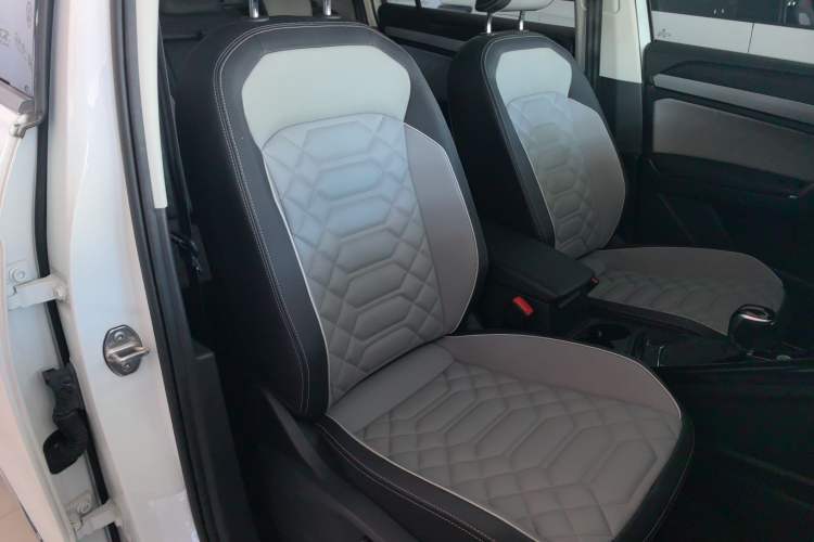 Used Volkswagen Tayron 2023 300TSI Two-Wheel-Drive Luxury Plus Advanced Edition
