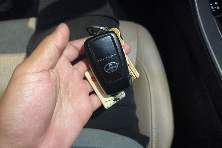 Used Toyota Avalon 2021 2.5L Luxury Edition
