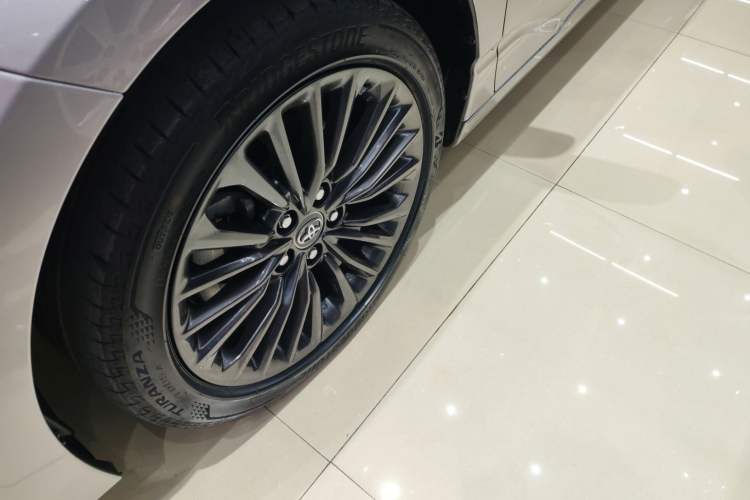 Used Toyota Avalon 2019 2.0L XLE Premium Edition China VI
