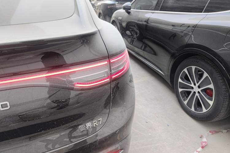 Used Hima Luxeed R7 2024 All-Electric 736 km Ultra
