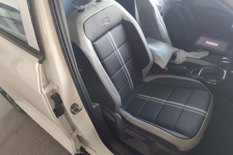 Used Volkswagen T-ROC 
