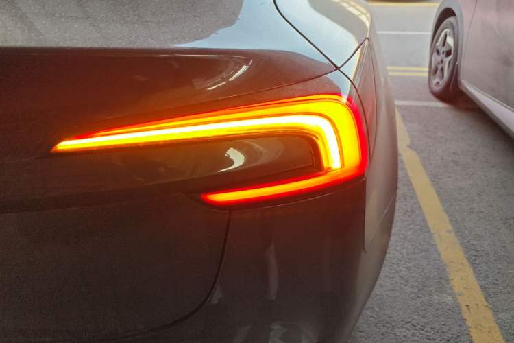 Used Tesla Model 3 2023 Rear-Wheel-Drive Version