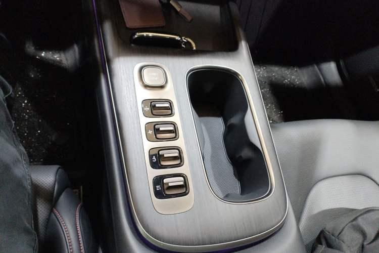 Used  SU7 2024 Rear-Drive Ultra-Long Range Advanced Pro-Level Intelligent Driving Version