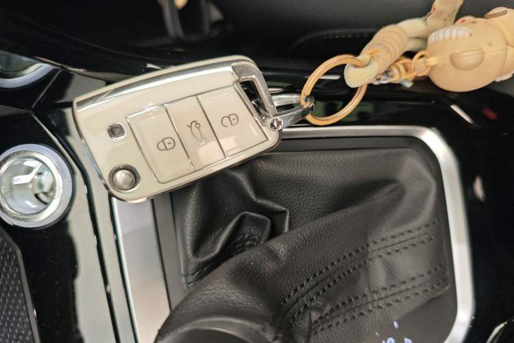 Used Volkswagen T-ROC 2020 280TSI DSG Two-Wheel Drive Comfort Version