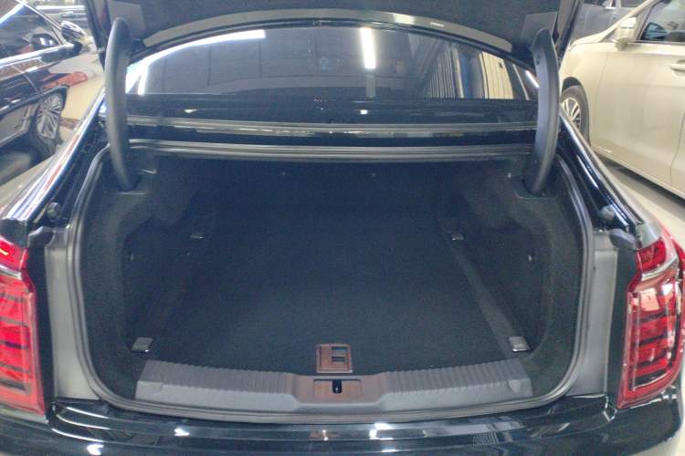 Used Hongqi H9 2022 2.0T Smart Connect Flagship Edition
