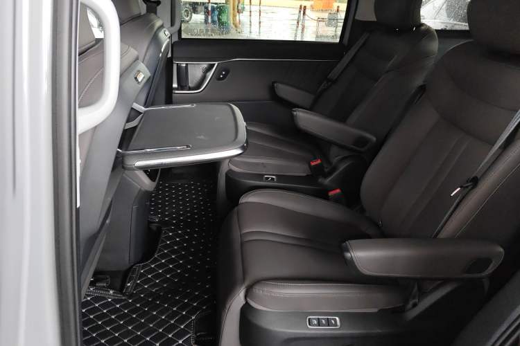 Used SAIC MAXUS G70 2024 2.0T Automatic Flagship Version 7 Seats
