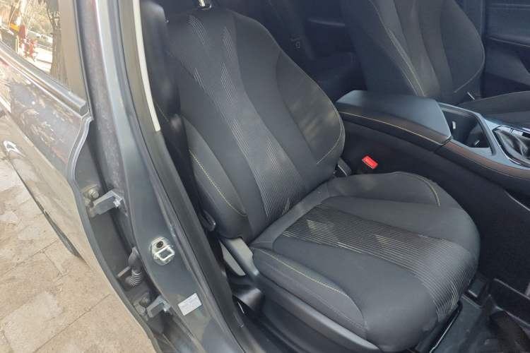 Used Roewe i5 2021 1.5L CVT Platinum Edition
