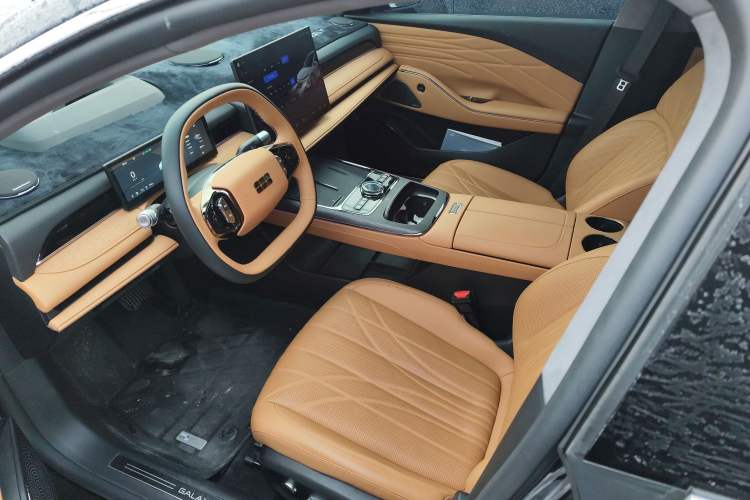 Used  Galaxy 8 2025 130km EM-P Starship Edition