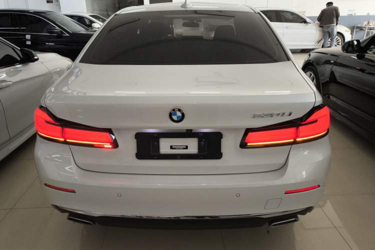 Used BMW 5 Series 2022 Second Facelift 530Li Luxury Edition Premium Package
