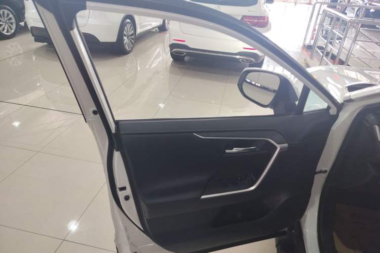 Used Toyota RAV4 2022 2.0L CVT Two-Wheel Drive Fashion Plus Edition
