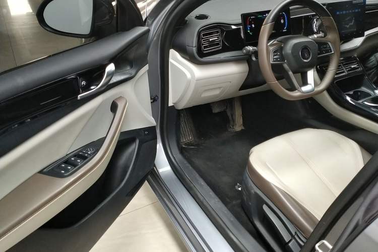 Used BYD Qin PLUS 2024 HONOR Edition DM-i 55KM Leading Model
