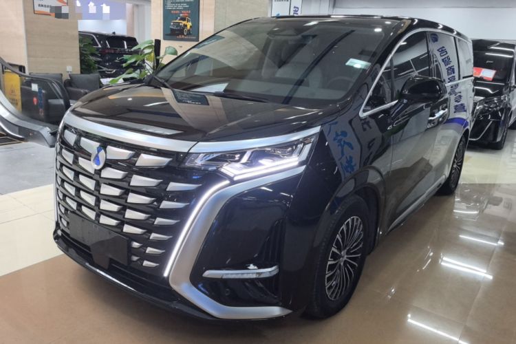 Used Denza D9 2022 DM-i 970 Four-Wheel Drive Flagship Model
