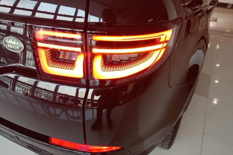 Used Land Rover Discovery Sport 2024 Performance Tech Edition
