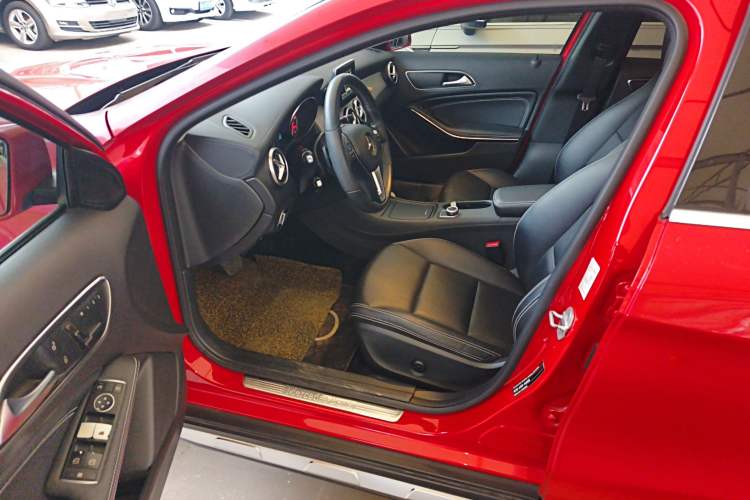 Used Mercedes-Benz GLA 2015 GLA 220 4MATIC Fashion Model