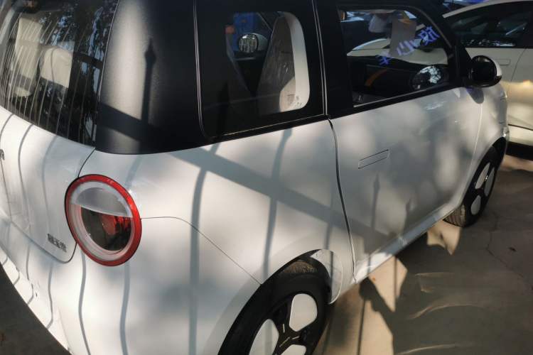 Used  Lumin 2025 301km Honey Dew Edition
