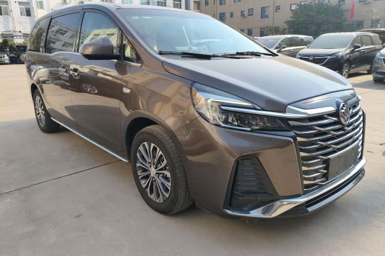 Used Buick GL8 2023 Land Executive Class Deluxe Model
