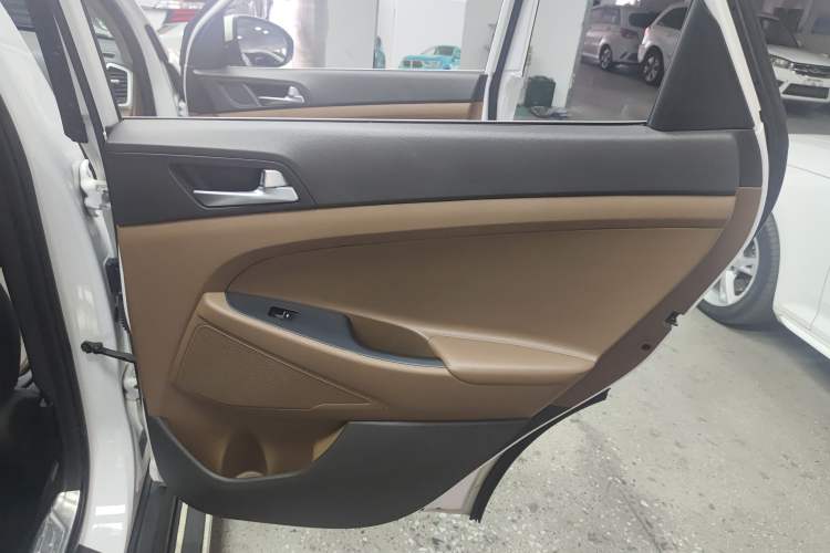 Used Hyundai Tucson 2015 1.6T Dual-Clutch Two-Wheel-Drive Smart Model
