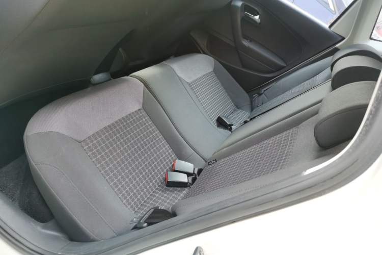 Used Volkswagen Polo 2016 1.6L Automatic Comfort Model