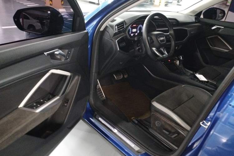 Used Audi Q3 2019 35 TFSI Fashion Dynamic Model