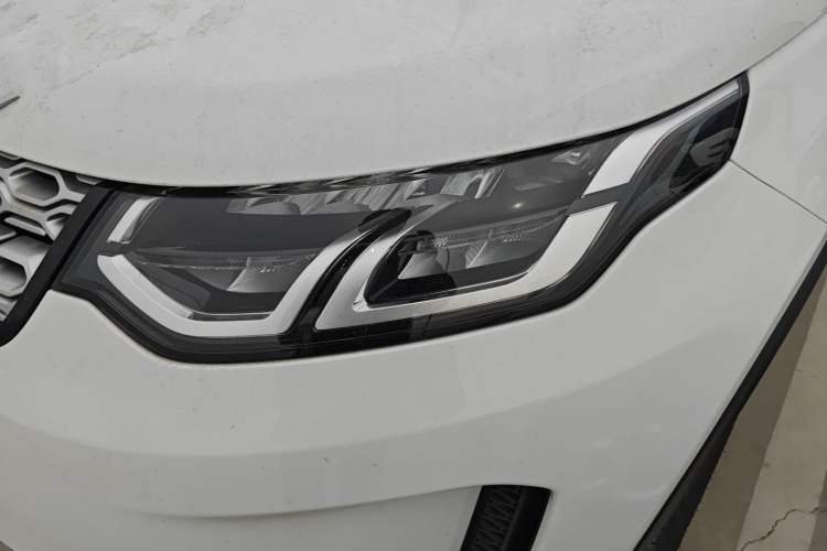 Used Land Rover Discovery Sport 2020 200 PS Family Edition
