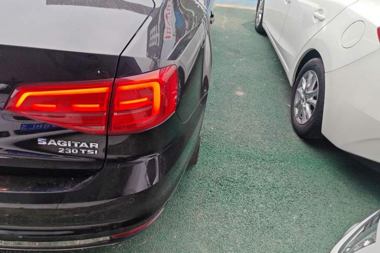 Used Volkswagen Sagitar 2015 230TSI Automatic Comfort Version
