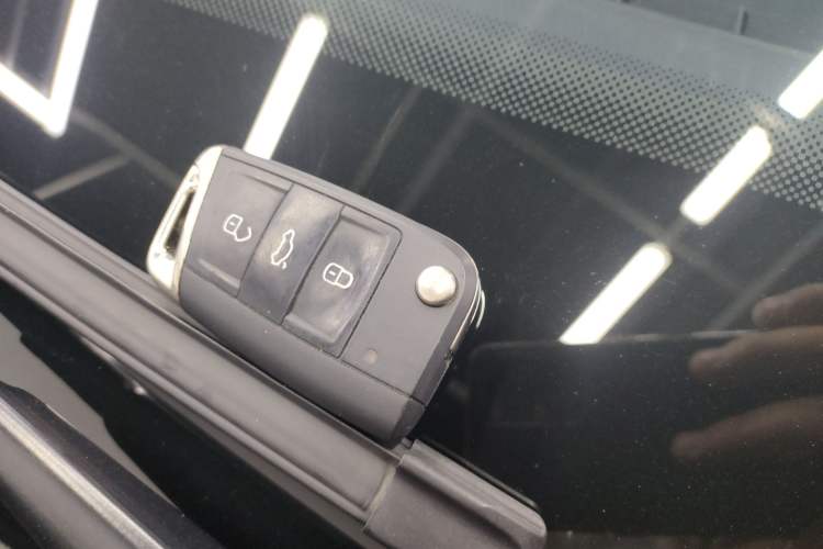 Used Volkswagen Tiguan L 2024 330TSI Automatic Two-Wheel Drive R-Line Enhanced Edition