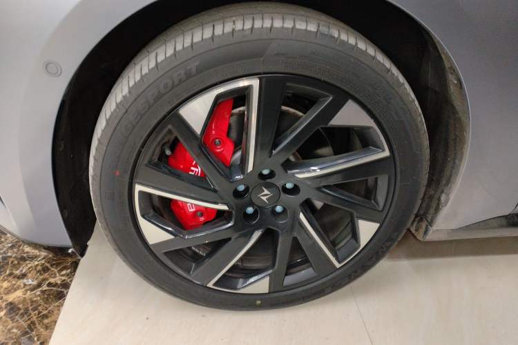 Used  eπ007 2024 Pure Electric 540 All-Wheel Drive Max Edition
