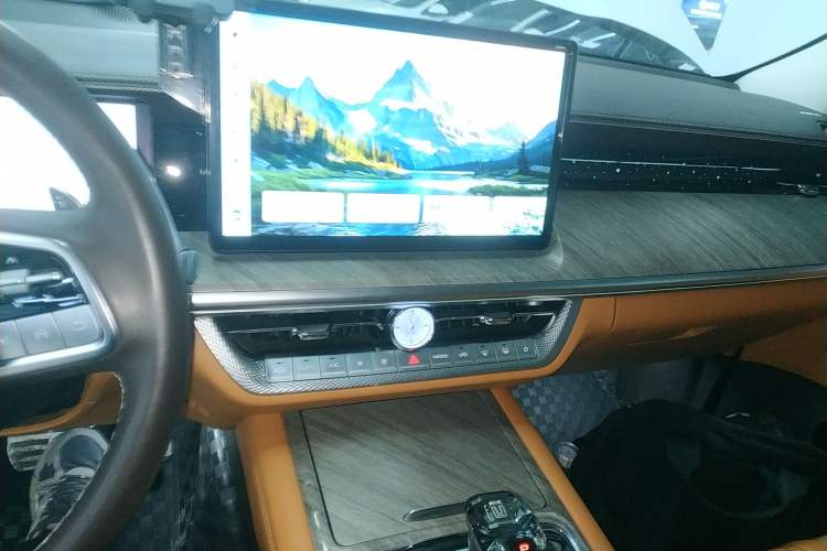 Used Tank 500 New Energy 2023 Hi4-T
