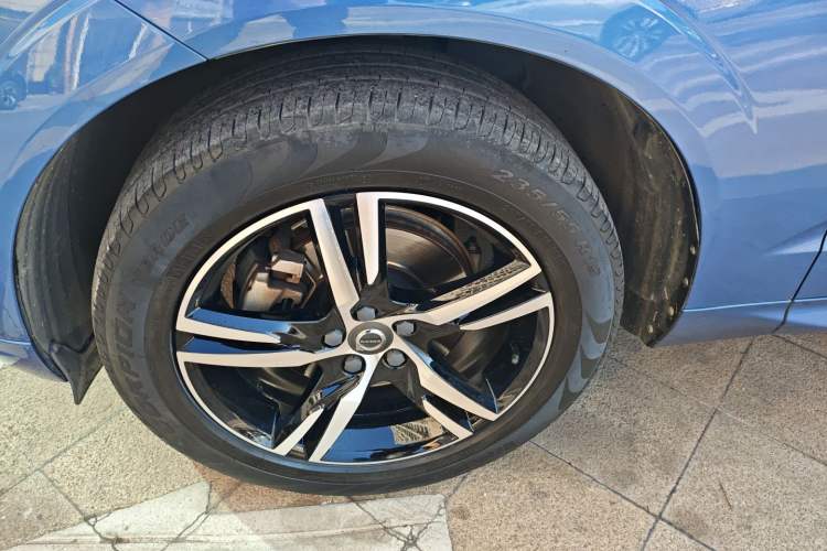 Used Volvo XC60 2018 T5 4x4 Smart & Sporty Edition
