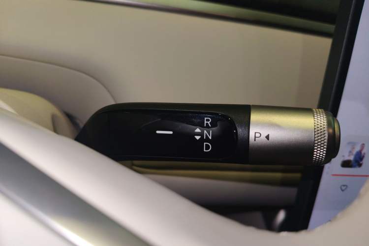 Used ONVO Luxeed L90 2025 Model—Ultra Six-Seater Version
