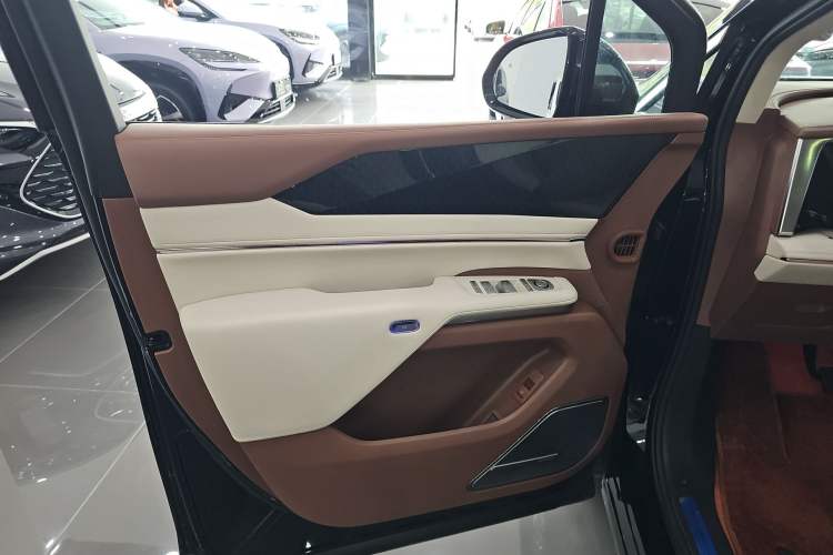 Used BYD Xia 2025 DM-i 1.5T 180km Excellence Model
