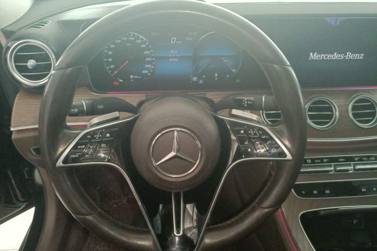 Used Mercedes-Benz E-Class 2022 Second Facelift E 300 L Fashion Edition
