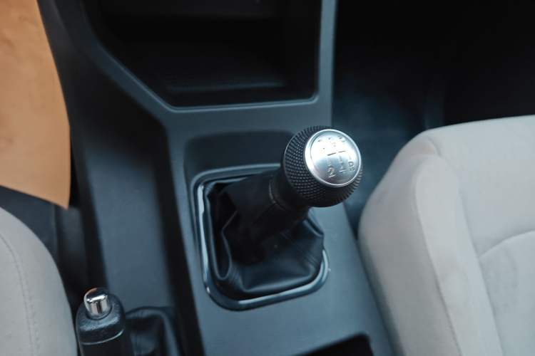 Used FORTHING Lingzhi 2023 M5L 1.6L Base Model 7 Seats