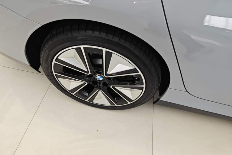 Used BMW i3 2025 eDrive 40 L Midnight Edition
