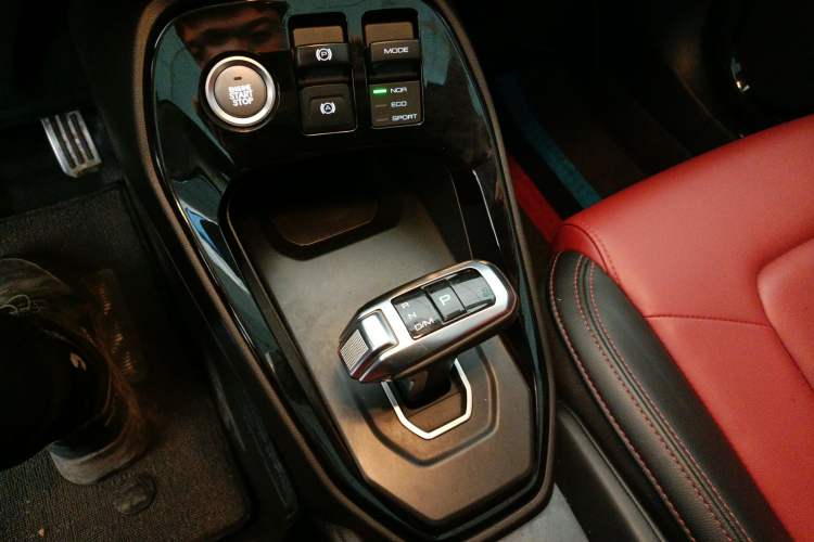 Used Haval H2s 2017 Blue Label 1.5T Dual-Clutch Luxury Model
