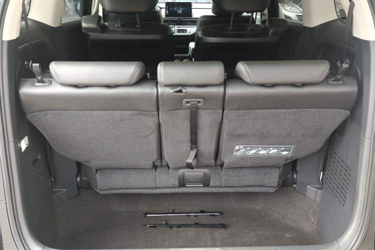 Used Honda Odyssey 2024 2.0L eHEV Sharp & Smart Edition
