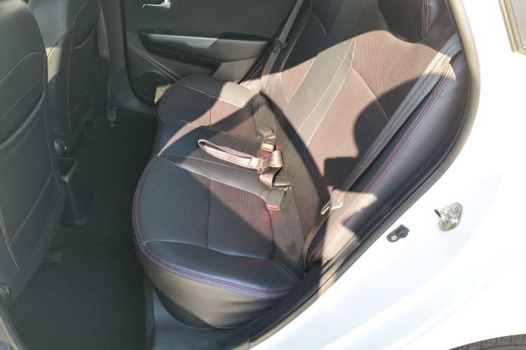 Used Kia K2 2015 Sedan 1.4L MT GLS
