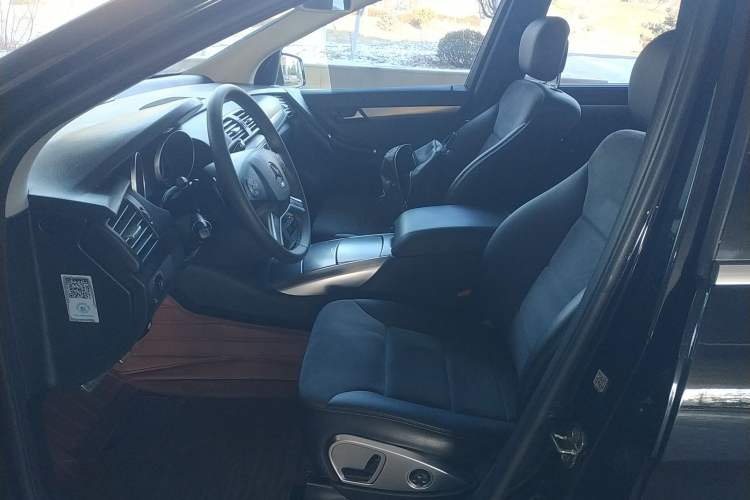 Used Mercedes-Benz R-Class 2014 R 320 4MATIC Business Model
