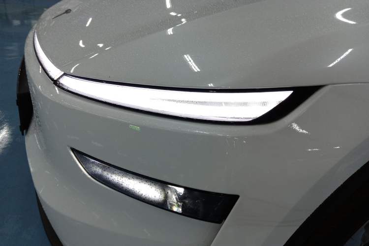 Used Tesla Model Y 2025 Rear-Wheel-Drive Version
